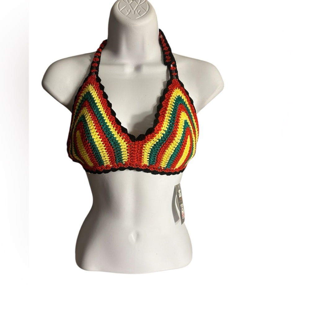 NWT. Funky Crochet Top. C376.  RD/RD
